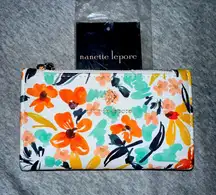Cute small wallet for on-the-go!