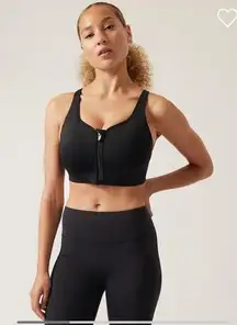Athleta advance zip sports bra 32dd
