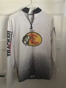 Bass pro fishing pull over shirt