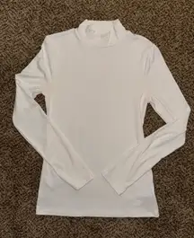 White lightweight ribbed long sleeve mockneck