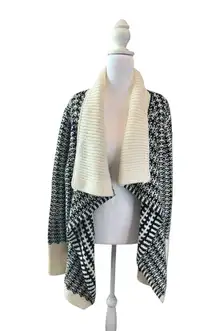 Women’s Apt.9 Cardigan Size Large Black White Textured Wool Stitch Flyaway Front