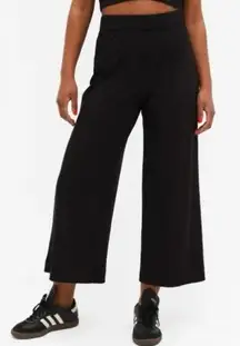 H&M Divided Black Ribbed Elastic waist Summer Wide Leg Cropped
Pants Casual