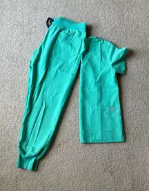 FIGS Scrubs Set M top +L bottom 