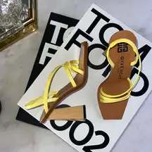 Givenchy  Losange 100mm Diamond Strap Sandals in Yellow