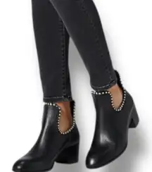 Gianni Bini Women’s Black Leather Studded Block Heel Ankle Booties Size 8