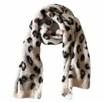 NWT American eagle Outfitters Fluffy Leopard Scarf