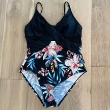 Cupshe  black and tropical floral one piece swimsuit NEW WITH TAGS