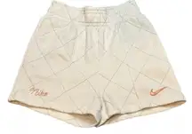 Sportswear Club Fleece Quilted Short Embroidered Pale Ivory Apricot Women S