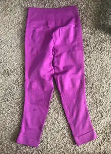 Fuscia Cropped Leggings