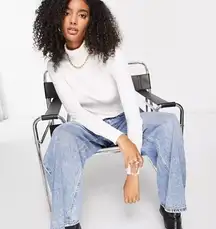 ASOS Women’s roll neck ribbed long sleeve sweater in cream size XL