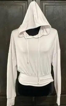 Shein white longsleeves Hoodie top with bag -Size Medium. Excellent condition, gently warn. Measurements approximately 18” from armpit to armpit x 19” long. Non-smoking home. priced to sell at as is condition. Don’t like my price, make reasonable offer! And thank you for checking my closet.