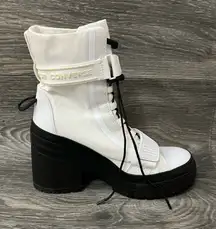 Converse Boots Womens Size 7 Chuck Taylor All Star GR82 White Black Platform