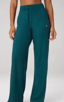 Fabletics Cloud Jersey Wide Leg Pants Women’s Size Medium in Green Teal NWT!