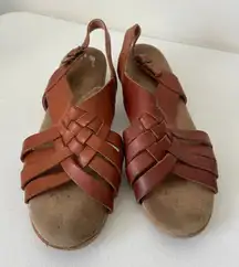 Cabin Creek Women’s interwoven strap sandals — size 8‎