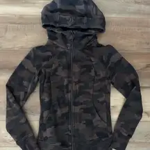 Lululemon Scuba Hoodie Size 4 Camo