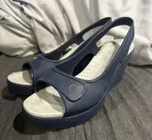 Crocs  Havana Slingback Platform Wedge Sandals Women Size 8 Blue Shoes