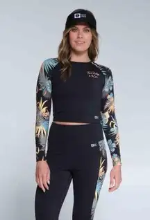 Find Refuge Rash Guard Swim Long Sleeve Black NWT Women’s Size S