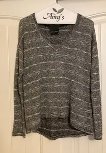 Harlowe & Graham Long Sleeved Black and White V Necked Sweater Small Striped