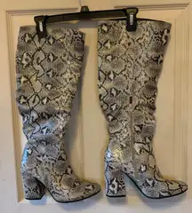 Size 9  Snakeskin Boots