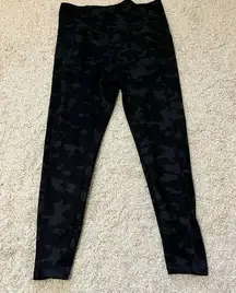 Danskin camo leggings size large