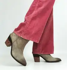 Vintage High-Rise Straight Leg Corduory Jeans in Flamingo Pink | Size 26”