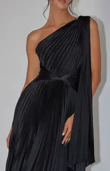 Selfie Leslie Laxmi Accordion Pleat Maxi Dress Black