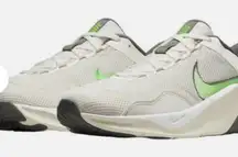 Nike Legend Essential 3 Running Crossfit Shoes - NEW‎ - Size 6.