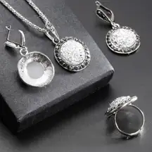 Black & White Rhinestone Jewelry Set