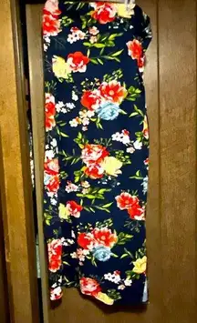 NWOT Super Cute Strapless Navy Floral Dress