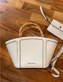 Anne Klein White Pebble  Bamboo Handle Satchel Crossbody Purse Wallet Set beach