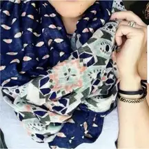 Stella & Dot Reversible Lightweight Mosaic Infinity Tassel Scarf, EUC, One Size