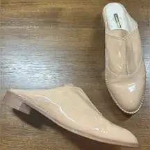 Louise et Cie Size 10 Patent Leather Upper Beige Neutral Mules
