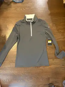 Nike Golf Women’s Dri-Fit Long Sleeve Quarter Zip