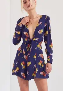 NWT KIMCHI‎ BLUE Maddie Plunging Tie Front Romper