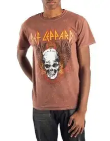 Def Leppard  size large 2017 skull wings T-shirt