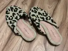 Printfresh leopard spot tufted slippers size 8