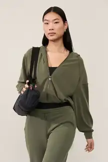 Athleta S Seasoft Bubble Hem Full Zip Small Aspen Olive Green