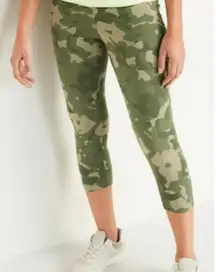 Old Navy Green Camo Camouflage High Rise Cropped Leggings NWT Small TALL