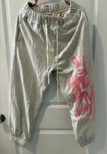 VELME “keep art weird” Sweats.