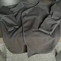 small sweater in black. Oversized. GUC.