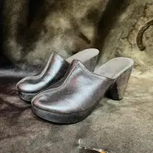 American Vintage Silver Leather Wooden Platform Clogs By Calleen Cordero