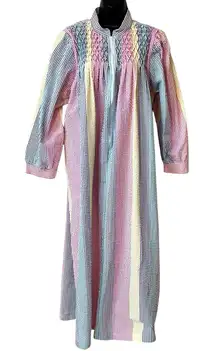 Vintage Saybury Seersucker rainbow-striped  
1/2 zip long robe housecoat