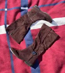 Tall brown full zip mid calf buckled boots
Women’s 9.5 M
