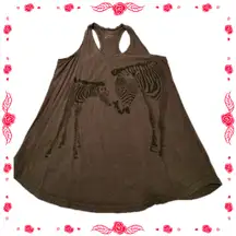 FINAL PRICE M Size Chart Black, Gray Women, Tops, Tank Tops American Eagle Outfitters Women's tank top - American Eagle Outfitters -well worn, no flaws - zebras. Medium. See pics for condition and sizing info. Flowy tank top. Smoke free home.