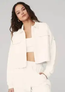 Alo Renown Cream Collared Cotton Blend Button Cropped Shirt Jacket Size M READ