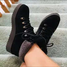 SUPER CUTE WARM BOOTIES NEW☃️