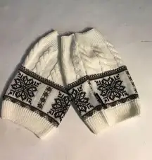 Muk Luks  Snowflake Pattern Sweater Boot Socks