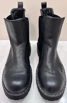 Black Leather Platform Boots  Size 7.5 sincerely Jules
Sleek‎ Hippie Retro