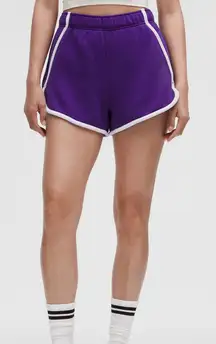 Lululemon Scuba Mid-Rise Oversized Short 3" Size XS College purple / light ivory