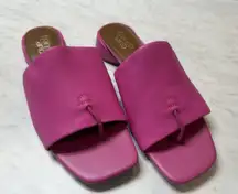 Franco Sarto Loran Fuchsia Leather Thong Sandals Sz 9M Square Toe Low Heel‎